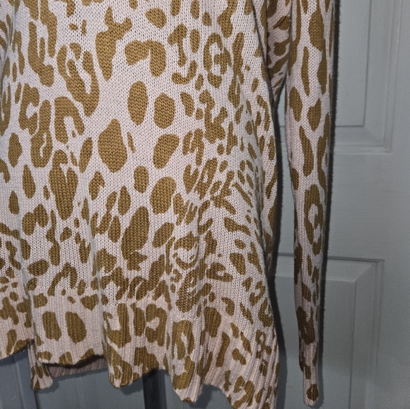 Show Me Your Mumu XS Pink Leopard Cliffside Sweater - Picture 3 of 9